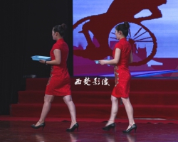 佱Ů